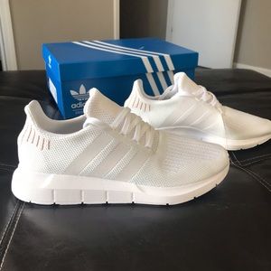 🚨PRICE DROP—24 HRS🚨Adidas Swift Run Women’s Shoe